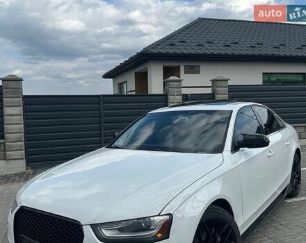 Белый Ауди А4, объемом двигателя 2 л и пробегом 300 тыс. км за 10800 $, фото 1 на Automoto.ua
