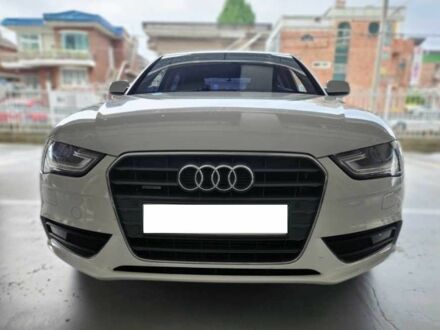 Белый Ауди А4, объемом двигателя 2 л и пробегом 48 тыс. км за 7969 $, фото 1 на Automoto.ua