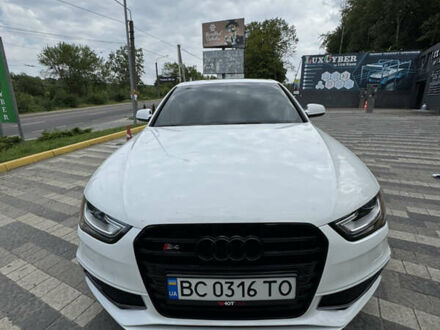 Ауди А4 2015 в Львове на Automoto.ua Белый Ауди А4, объемом двигателя 1.98 л и пробегом 176 тыс. км за 15000 $, фото 1 на Automoto.ua