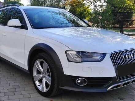 Білий Ауді А4, об'ємом двигуна 2 л та пробігом 123 тис. км за 8950 $, фото 1 на Automoto.ua
