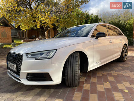 Ауди А4 2016 в Вышгороде на Automoto.ua Белый Ауди А4, объемом двигателя 1.98 л и пробегом 113 тыс. км за 22799 $, фото 1 на Automoto.ua