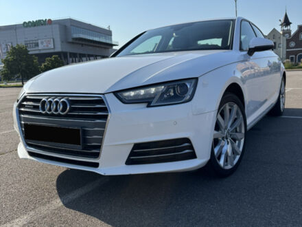 Белый Ауди А4, объемом двигателя 2 л и пробегом 194 тыс. км за 14500 $, фото 1 на Automoto.ua