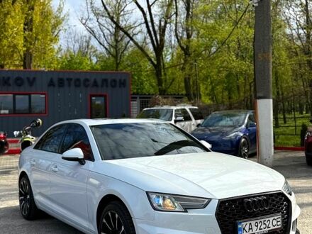 Белый Ауди А4, объемом двигателя 2 л и пробегом 184 тыс. км за 16000 $, фото 1 на Automoto.ua