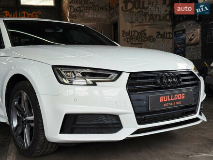 Белый Ауди А4, объемом двигателя 2 л и пробегом 201 тыс. км за 17500 $, фото 1 на Automoto.ua