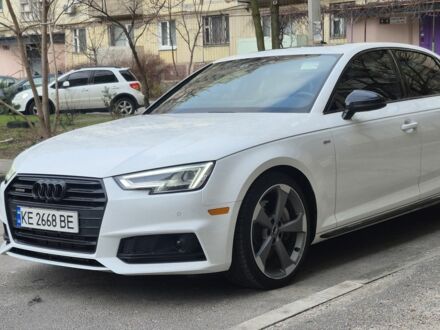 Белый Ауди А4, объемом двигателя 2 л и пробегом 75 тыс. км за 24900 $, фото 1 на Automoto.ua