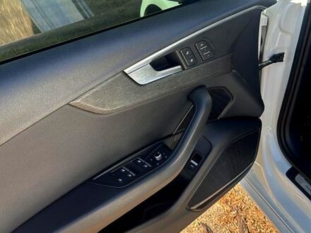 Білий Ауді А4, об'ємом двигуна 2 л та пробігом 198 тис. км за 17000 $, фото 1 на Automoto.ua