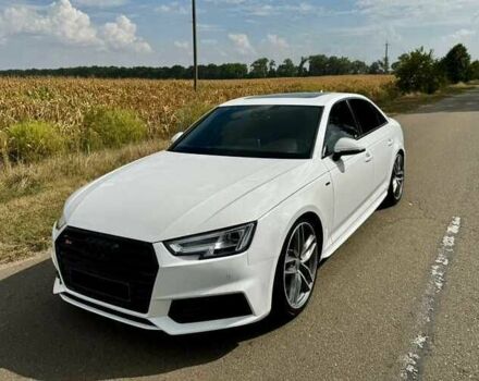 Белый Ауди А4, объемом двигателя 2 л и пробегом 135 тыс. км за 13400 $, фото 1 на Automoto.ua