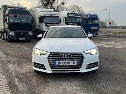 Ауди А4 2017 в Луцке на Automoto.ua Белый Ауди А4, объемом двигателя 1.98 л и пробегом 183 тыс. км за 15500 $, фото 1 на Automoto.ua