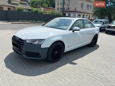 Білий Ауді А4, об'ємом двигуна 2.01 л та пробігом 132 тис. км за 12500 $, фото 1 на Automoto.ua