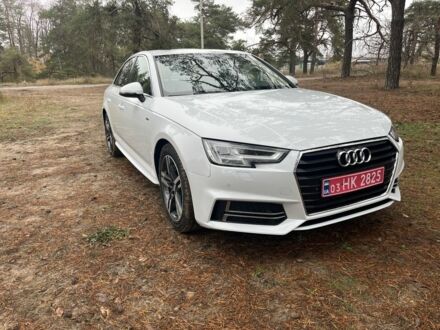 Белый Ауди А4, объемом двигателя 2 л и пробегом 170 тыс. км за 20000 $, фото 1 на Automoto.ua