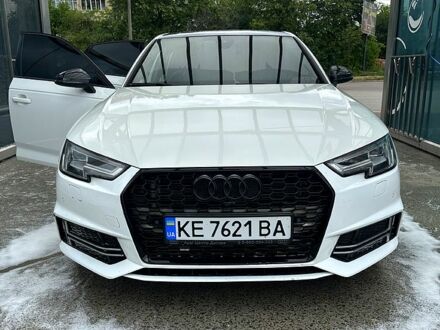 Белый Ауди А4, объемом двигателя 2 л и пробегом 122 тыс. км за 20000 $, фото 1 на Automoto.ua