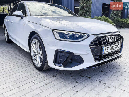 Ауді А4 2020 у Києві на Automoto.ua Білий Ауді А4, об'ємом двигуна 1.98 л та пробігом 41 тис. км за 25700 $, фото 1 на Automoto.ua