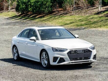 Белый Ауди А4, объемом двигателя 2 л и пробегом 14 тыс. км за 14500 $, фото 1 на Automoto.ua