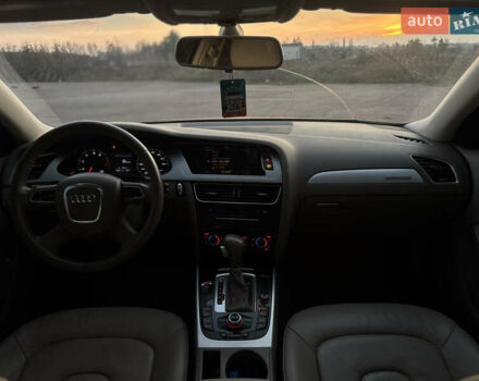 Бежевый Ауди А4, объемом двигателя 2 л и пробегом 129 тыс. км за 9200 $, фото 7 на Automoto.ua