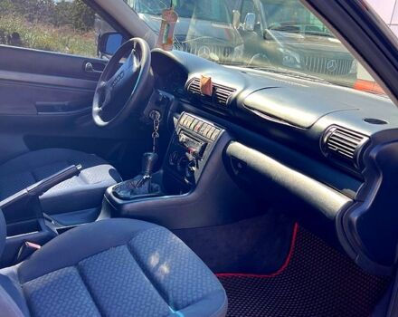 Чорний Ауді А4, об'ємом двигуна 1.6 л та пробігом 270 тис. км за 3700 $, фото 6 на Automoto.ua