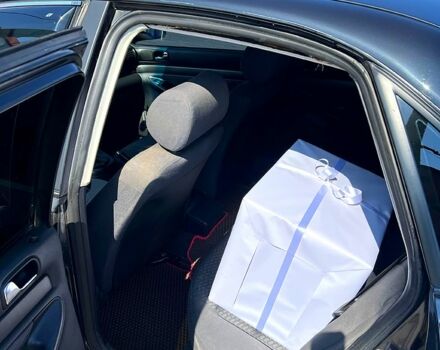 Чорний Ауді А4, об'ємом двигуна 1.6 л та пробігом 270 тис. км за 3700 $, фото 5 на Automoto.ua