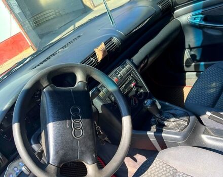 Чорний Ауді А4, об'ємом двигуна 1.6 л та пробігом 270 тис. км за 3700 $, фото 3 на Automoto.ua