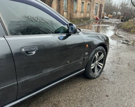 Черный Ауди А4, объемом двигателя 1.8 л и пробегом 350 тыс. км за 2550 $, фото 7 на Automoto.ua