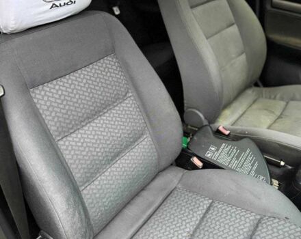 Черный Ауди А4, объемом двигателя 1.6 л и пробегом 250 тыс. км за 1500 $, фото 7 на Automoto.ua