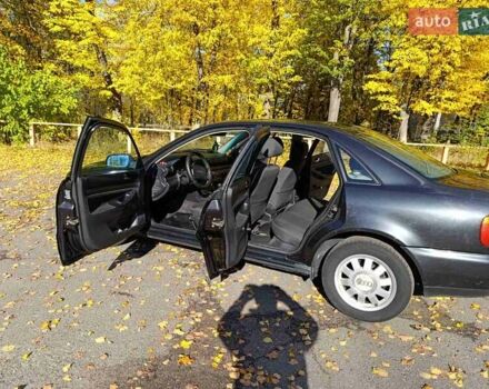 Чорний Ауді А4, об'ємом двигуна 1.6 л та пробігом 337 тис. км за 3200 $, фото 7 на Automoto.ua