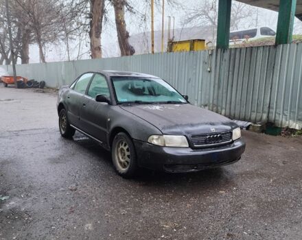 Черный Ауди А4, объемом двигателя 1.8 л и пробегом 250 тыс. км за 950 $, фото 3 на Automoto.ua