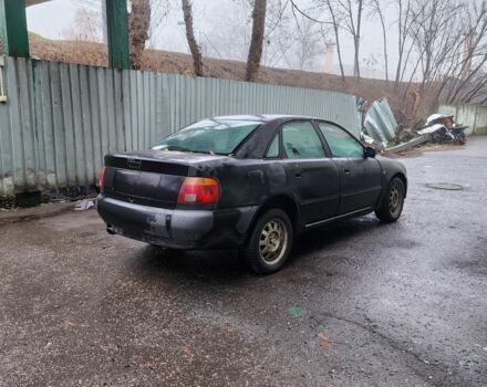Черный Ауди А4, объемом двигателя 1.8 л и пробегом 250 тыс. км за 950 $, фото 2 на Automoto.ua