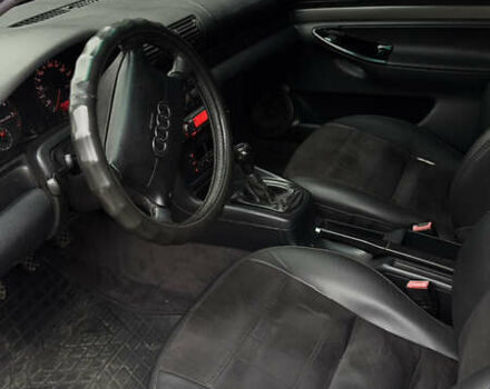 Чорний Ауді А4, об'ємом двигуна 1.8 л та пробігом 252 тис. км за 3800 $, фото 16 на Automoto.ua