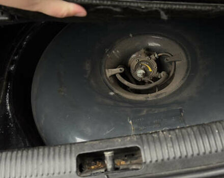 Чорний Ауді А4, об'ємом двигуна 1.8 л та пробігом 252 тис. км за 3800 $, фото 14 на Automoto.ua