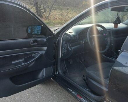 Черный Ауди А4, объемом двигателя 1.6 л и пробегом 276 тыс. км за 3500 $, фото 6 на Automoto.ua