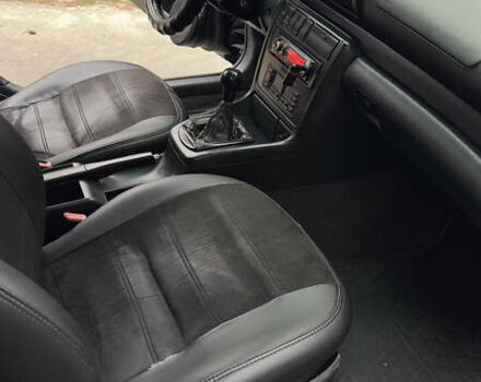 Чорний Ауді А4, об'ємом двигуна 1.8 л та пробігом 252 тис. км за 3800 $, фото 18 на Automoto.ua