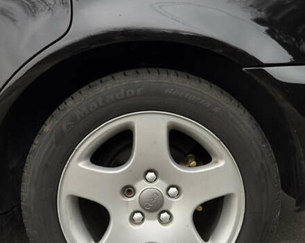 Чорний Ауді А4, об'ємом двигуна 1.8 л та пробігом 252 тис. км за 3800 $, фото 9 на Automoto.ua