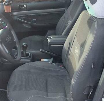 Черный Ауди А4, объемом двигателя 1.6 л и пробегом 276 тыс. км за 3500 $, фото 5 на Automoto.ua