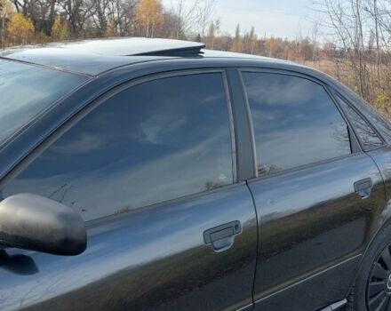 Черный Ауди А4, объемом двигателя 1.6 л и пробегом 276 тыс. км за 3500 $, фото 5 на Automoto.ua