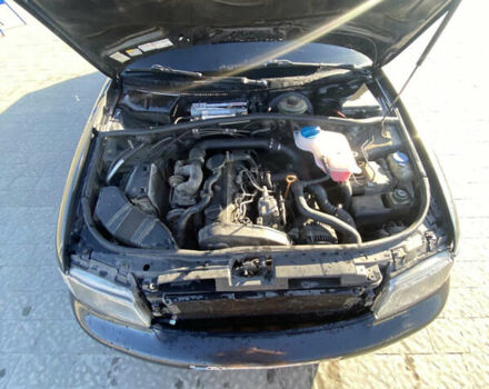 Черный Ауди А4, объемом двигателя 1.9 л и пробегом 430 тыс. км за 2800 $, фото 5 на Automoto.ua