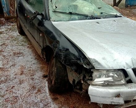 Черный Ауди А4, объемом двигателя 2.8 л и пробегом 300 тыс. км за 1200 $, фото 2 на Automoto.ua