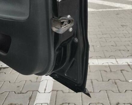 Черный Ауди А4, объемом двигателя 1.8 л и пробегом 370 тыс. км за 3000 $, фото 26 на Automoto.ua