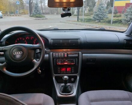 Черный Ауди А4, объемом двигателя 1.8 л и пробегом 413 тыс. км за 3600 $, фото 5 на Automoto.ua