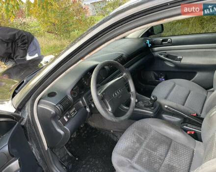 Черный Ауди А4, объемом двигателя 1.8 л и пробегом 311 тыс. км за 3200 $, фото 6 на Automoto.ua