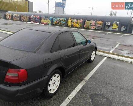 Черный Ауди А4, объемом двигателя 1.8 л и пробегом 100 тыс. км за 3500 $, фото 15 на Automoto.ua