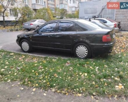 Черный Ауди А4, объемом двигателя 1.8 л и пробегом 370 тыс. км за 3000 $, фото 4 на Automoto.ua