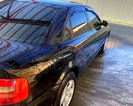 Черный Ауди А4, объемом двигателя 1.8 л и пробегом 363 тыс. км за 3400 $, фото 3 на Automoto.ua