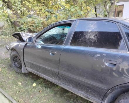Черный Ауди А4, объемом двигателя 1 л и пробегом 3 тыс. км за 1073 $, фото 2 на Automoto.ua