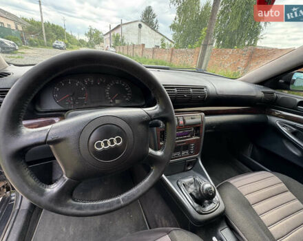 Черный Ауди А4, объемом двигателя 1.78 л и пробегом 300 тыс. км за 2600 $, фото 12 на Automoto.ua
