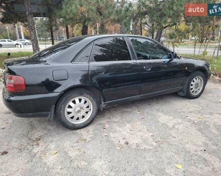 Черный Ауди А4, объемом двигателя 1.6 л и пробегом 330 тыс. км за 2750 $, фото 5 на Automoto.ua