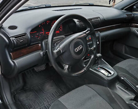 Черный Ауди А4, объемом двигателя 1.9 л и пробегом 332 тыс. км за 3500 $, фото 5 на Automoto.ua