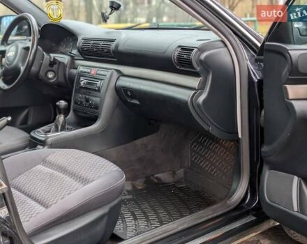 Черный Ауди А4, объемом двигателя 1.6 л и пробегом 318 тыс. км за 4000 $, фото 13 на Automoto.ua