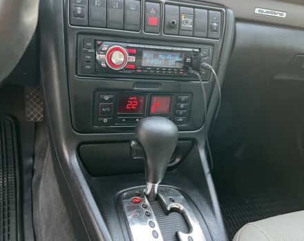 Чорний Ауді А4, об'ємом двигуна 1.8 л та пробігом 258 тис. км за 4800 $, фото 6 на Automoto.ua