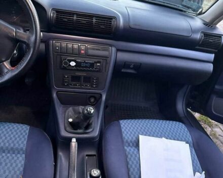 Черный Ауди А4, объемом двигателя 1.9 л и пробегом 300 тыс. км за 2100 $, фото 3 на Automoto.ua