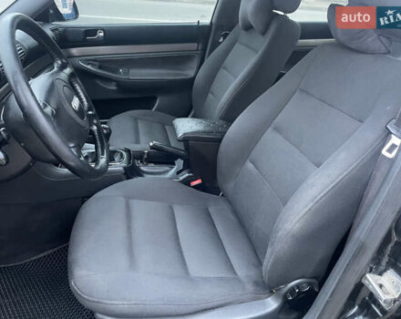 Чорний Ауді А4, об'ємом двигуна 1.6 л та пробігом 378 тис. км за 3200 $, фото 19 на Automoto.ua