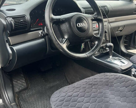 Чорний Ауді А4, об'ємом двигуна 1.8 л та пробігом 362 тис. км за 3750 $, фото 7 на Automoto.ua